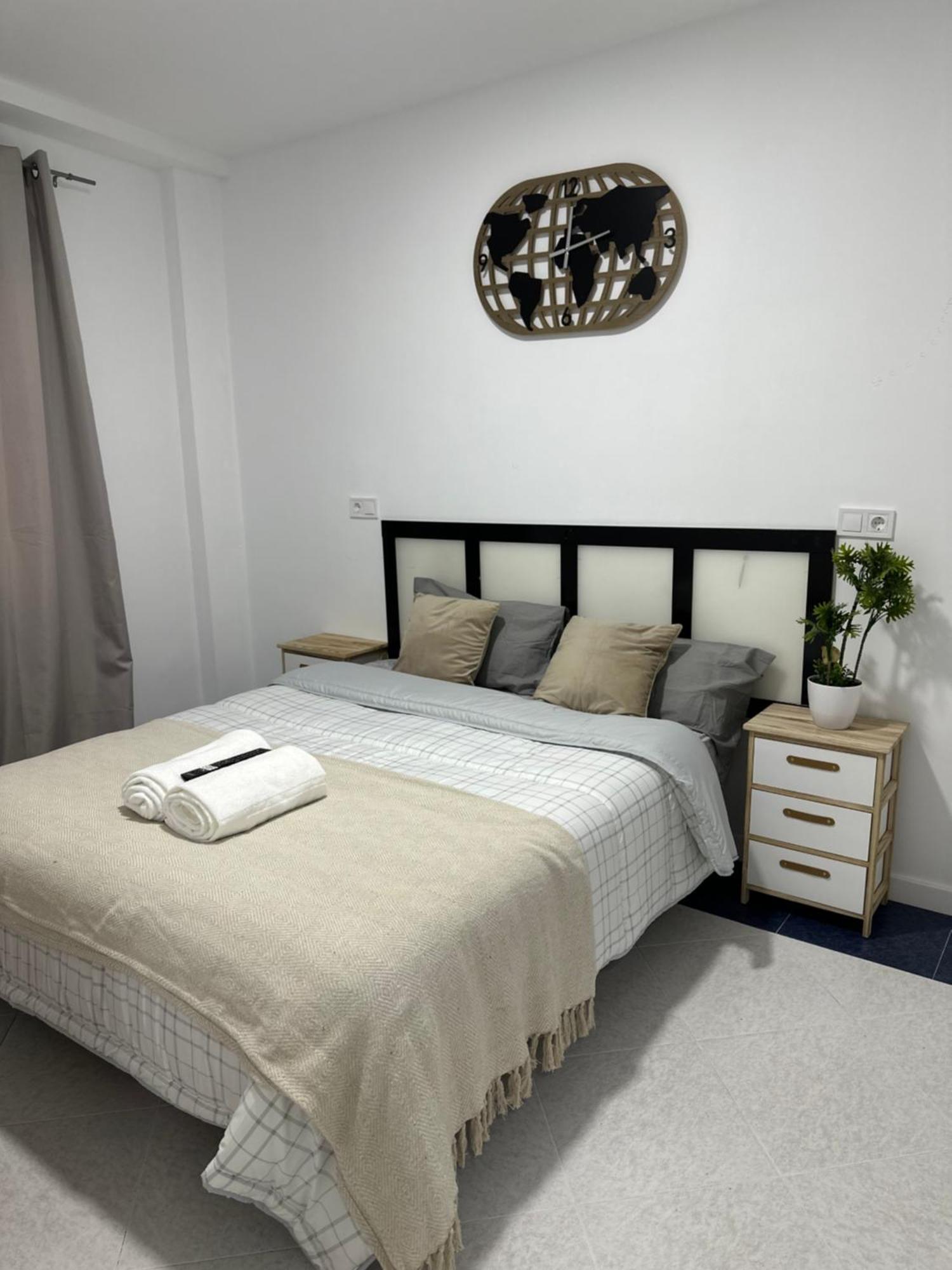 Rooms Mediavilla Мадрид Екстер'єр фото